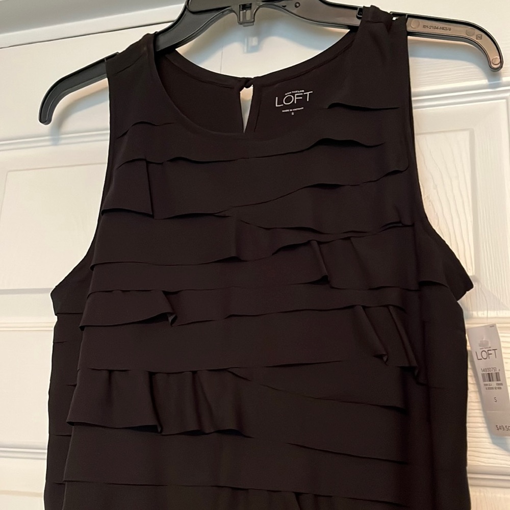 Loft black button back shell
